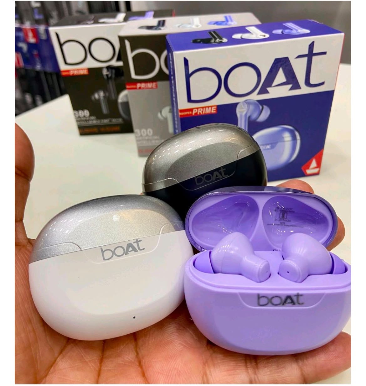 New Boat Rockerz prime (300) shiny premium Quality Volume Working Hard Box pecking Earbuds